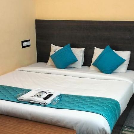 Dolphin Resort Йелагири Екстериор снимка