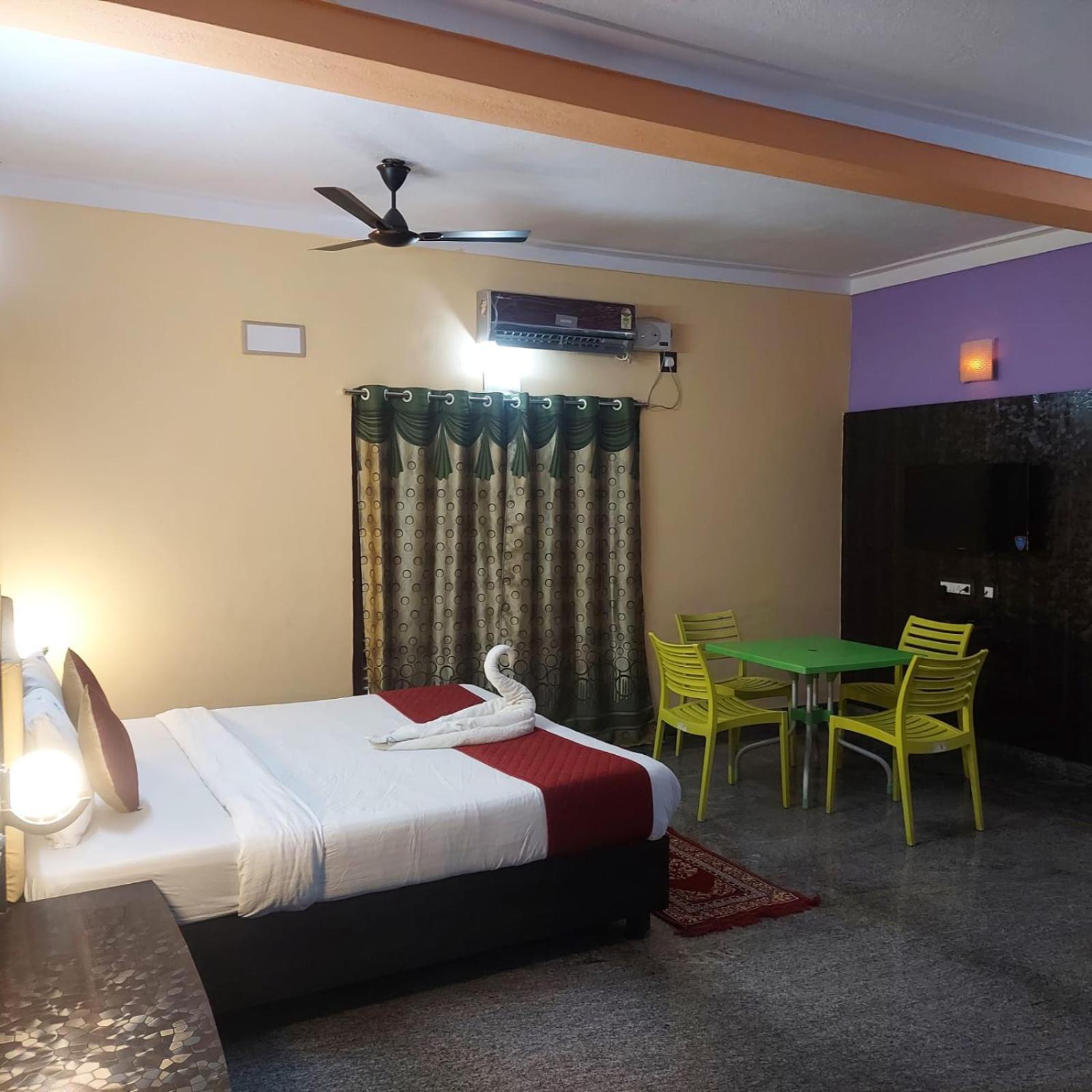 Dolphin Resort Йелагири Екстериор снимка