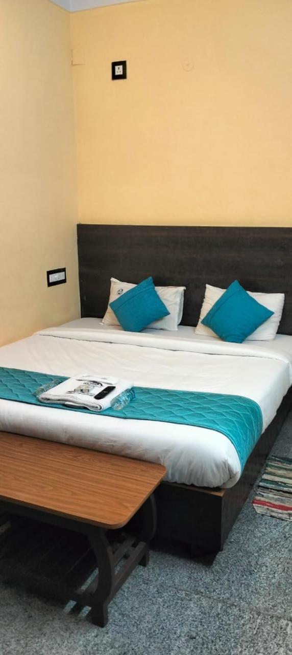 Dolphin Resort Йелагири Екстериор снимка