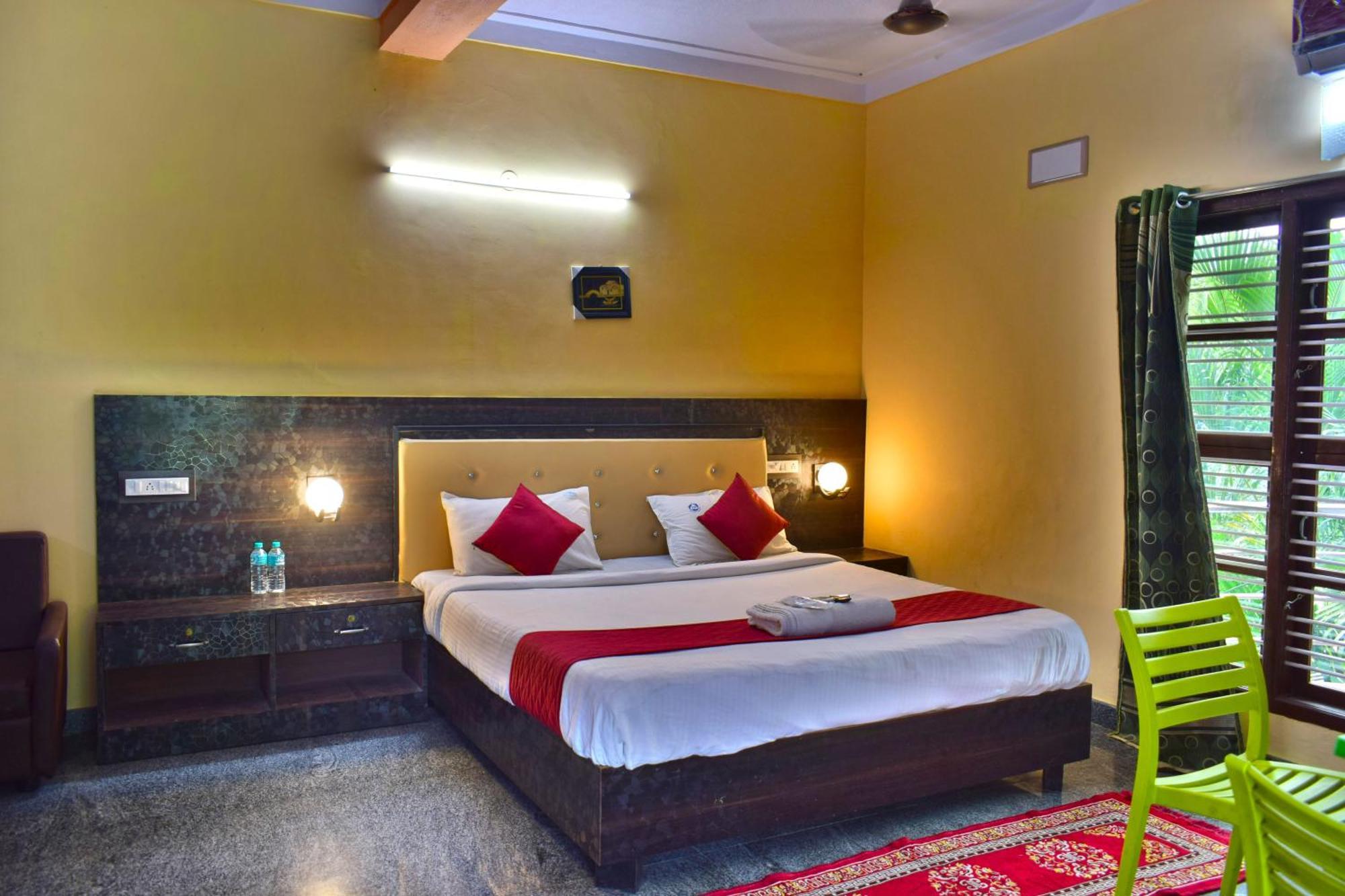 Dolphin Resort Йелагири Екстериор снимка