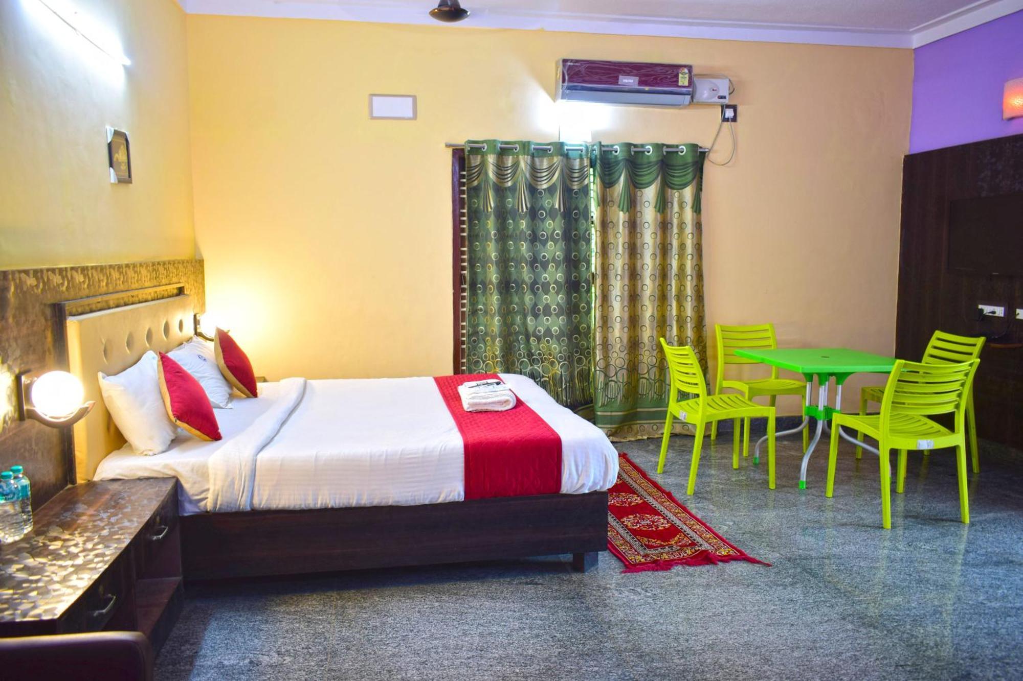 Dolphin Resort Йелагири Екстериор снимка