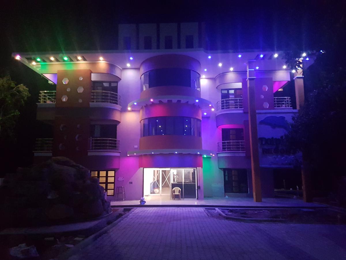 Dolphin Resort Йелагири Екстериор снимка