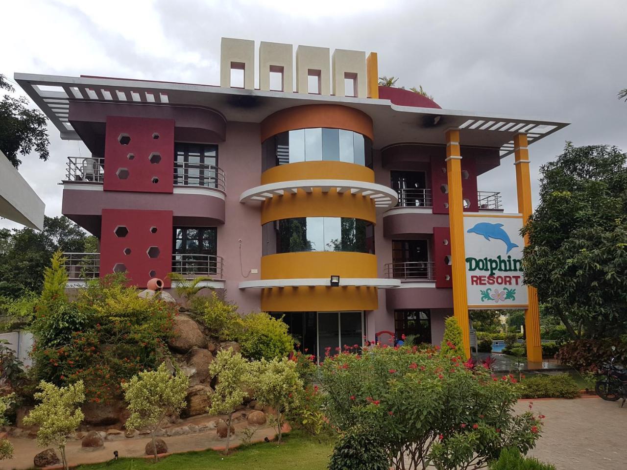 Dolphin Resort Йелагири Екстериор снимка