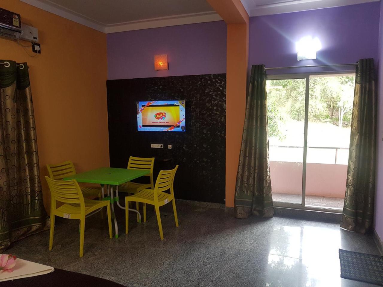 Dolphin Resort Йелагири Екстериор снимка
